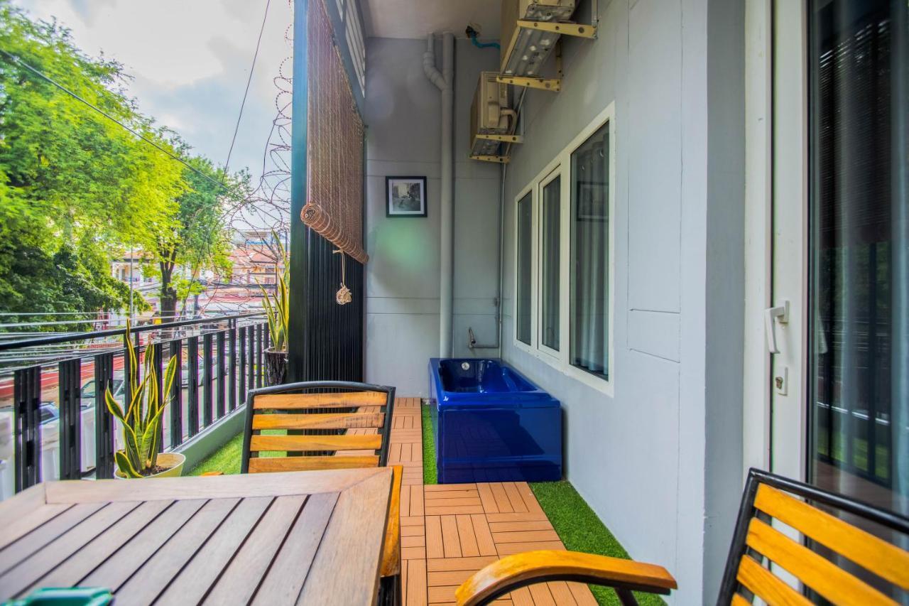 The Artist Residence Phnom Penh Exterior photo