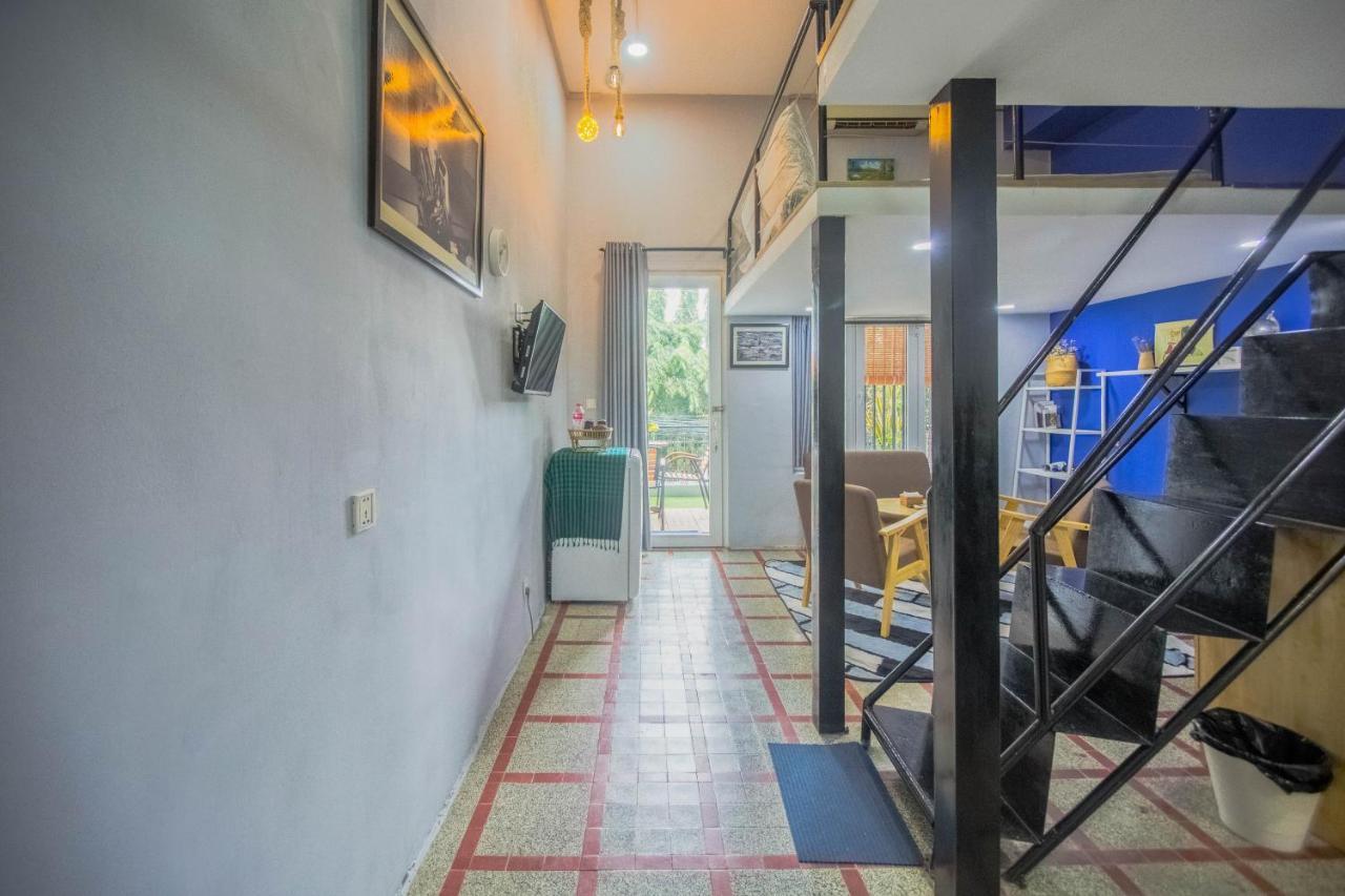 The Artist Residence Phnom Penh Exterior photo