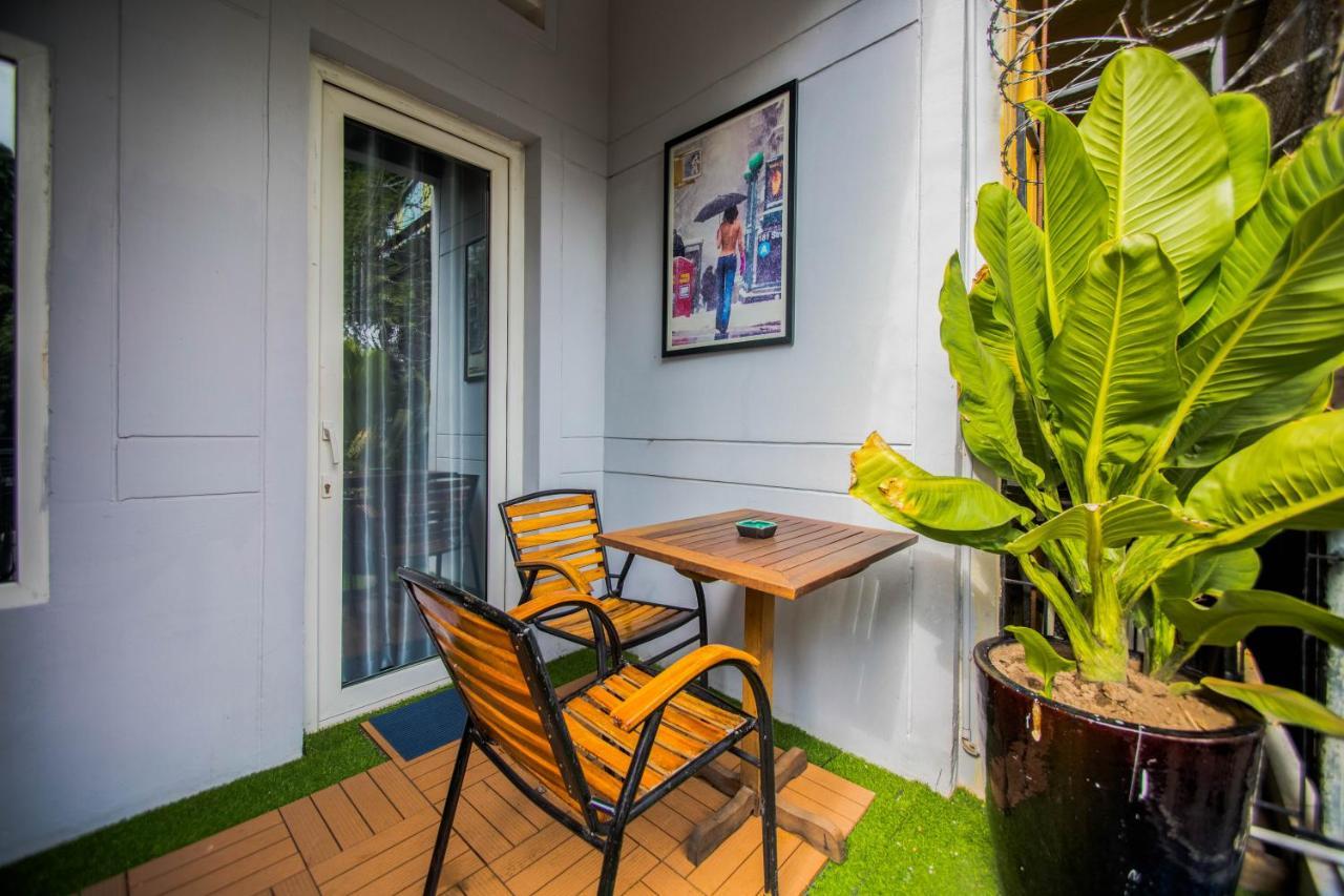 The Artist Residence Phnom Penh Exterior photo