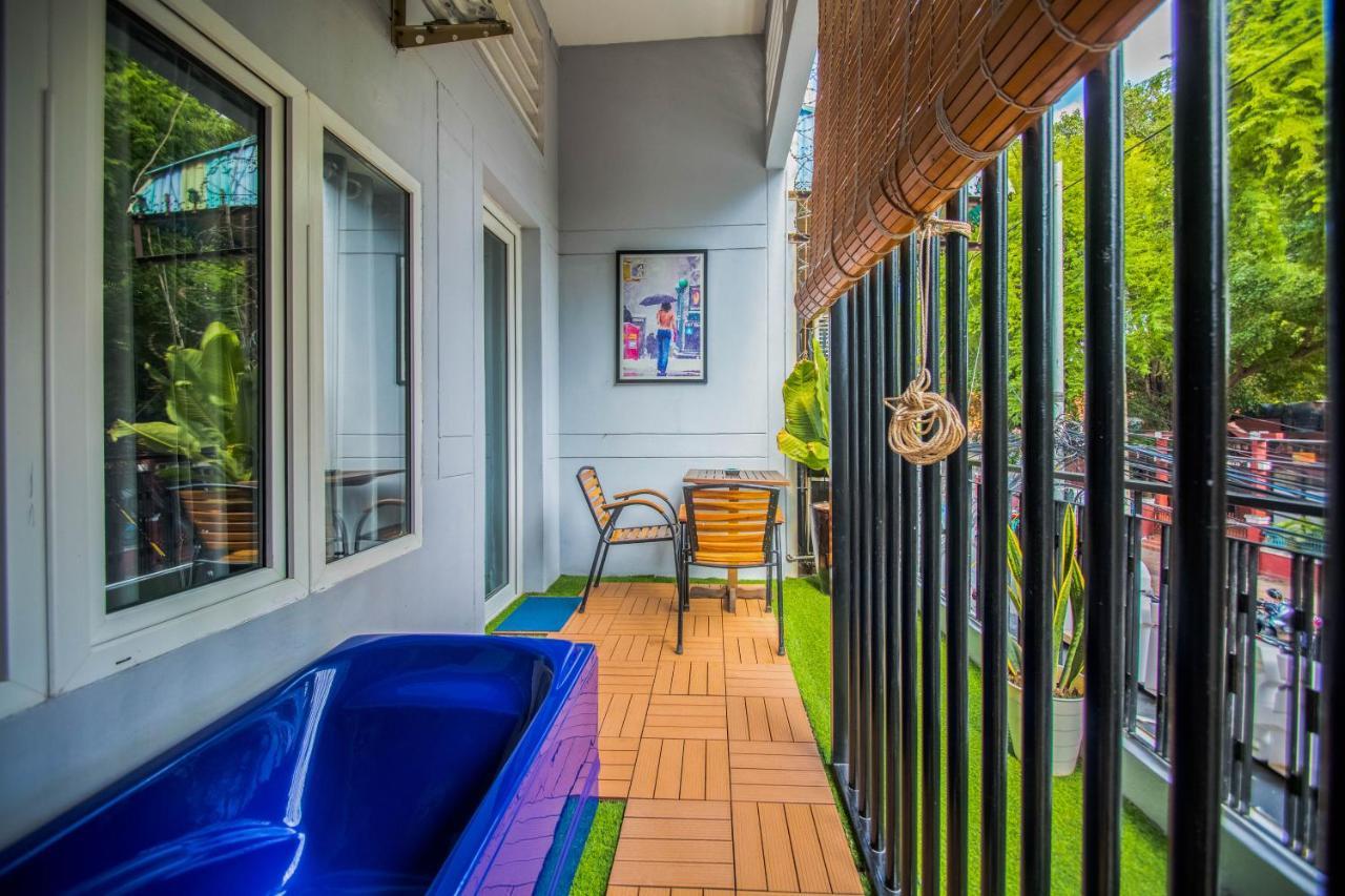 The Artist Residence Phnom Penh Exterior photo