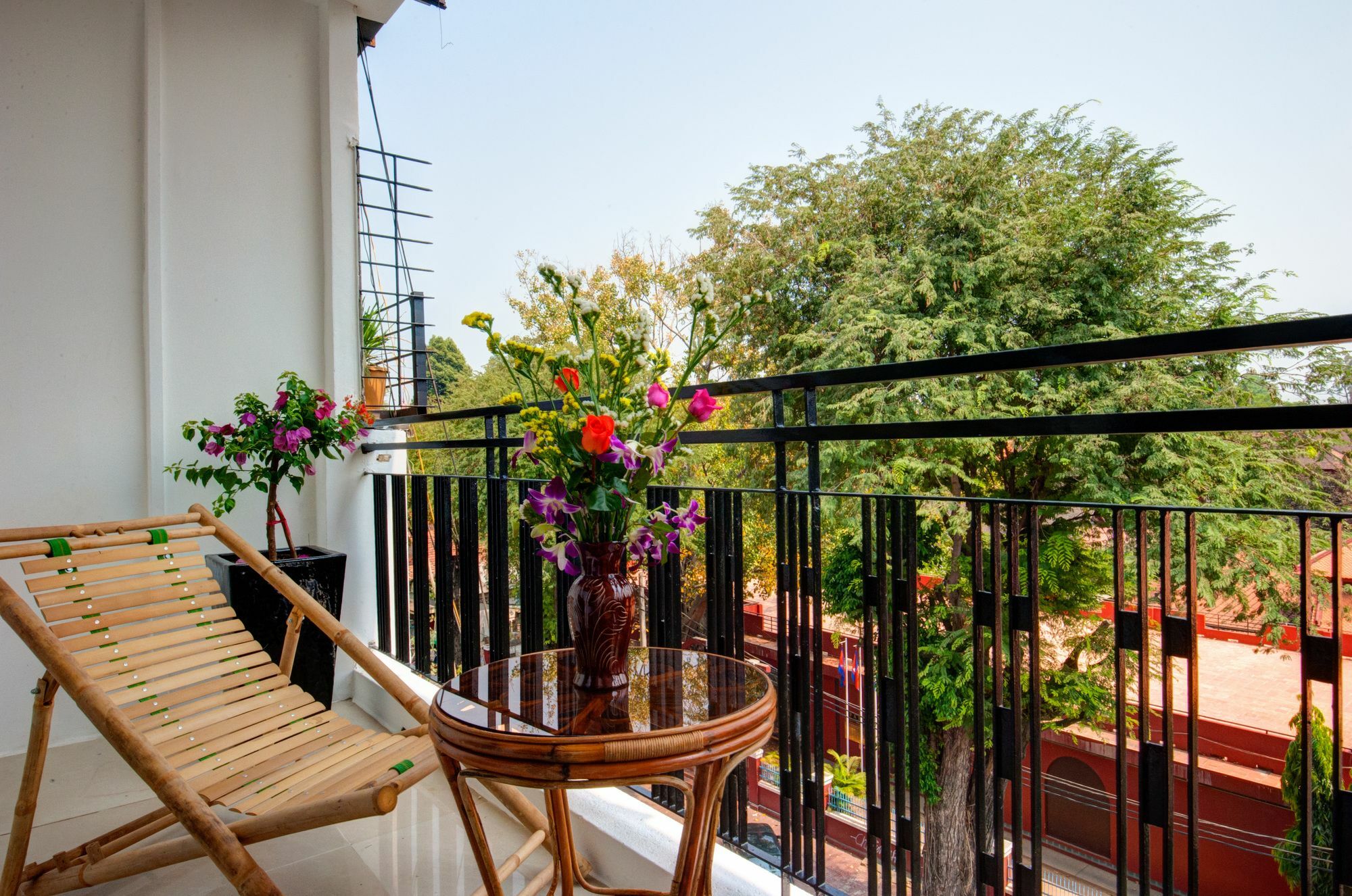 The Artist Residence Phnom Penh Exterior photo